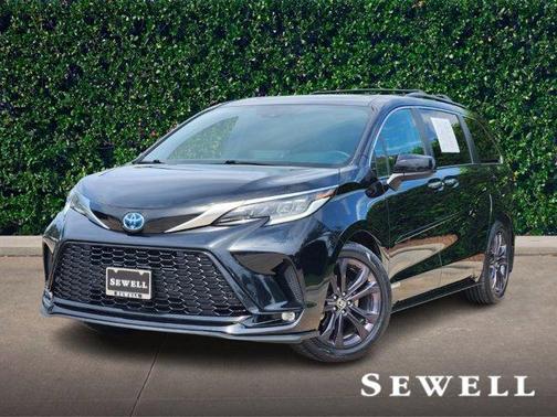 2021 Toyota Sienna XSE 7 Passenger