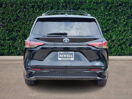2021 Toyota Sienna XSE 7 Passenger