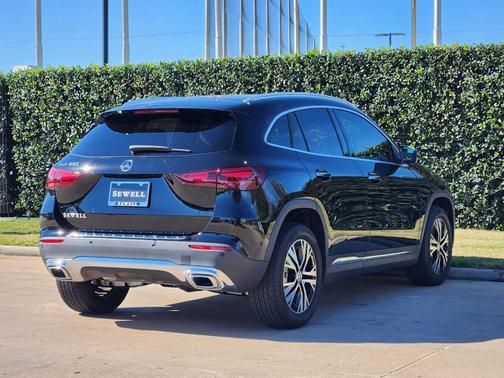 2025 Mercedes-Benz GLA 250 Base