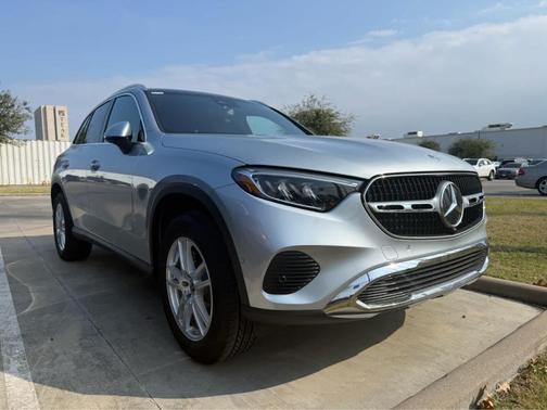 2026 Mercedes-Benz GLC 300 Base