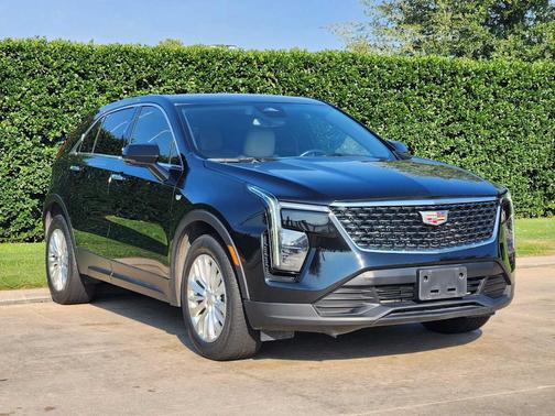 Stellar Black Metallic 2024 Cadillac XT4 Luxury