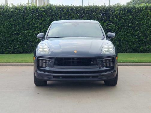 2022 Porsche Macan S