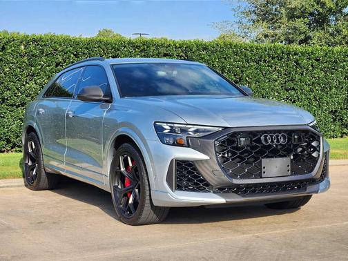 Satellite Silver Metallic 2026 Audi RS Q8 performance