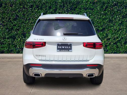 2025 Mercedes-Benz GLB 250 Base