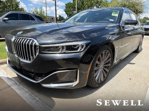Black Sapphire Metallic 2022 BMW 740 i