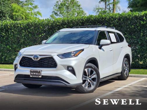 Wind Chill Pearl 2023 Toyota Highlander XLE