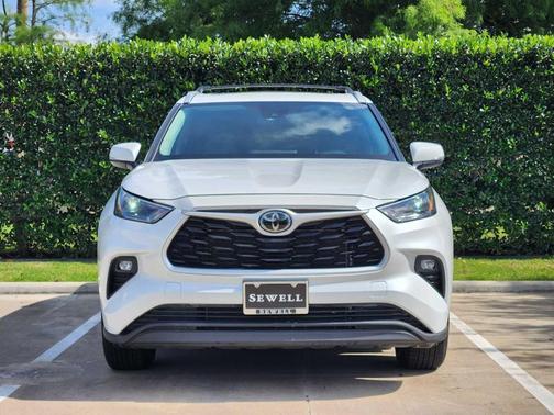 Wind Chill Pearl 2023 Toyota Highlander XLE