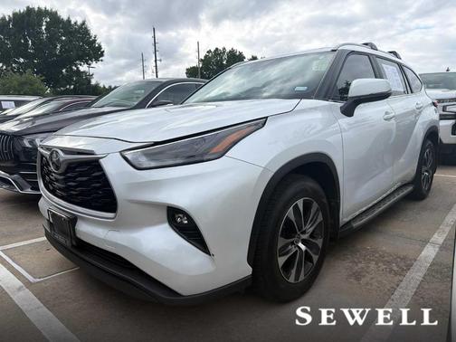 Wind Chill Pearl 2023 Toyota Highlander XLE