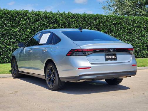 Solar Silver Metallic 2025 Honda Accord SE