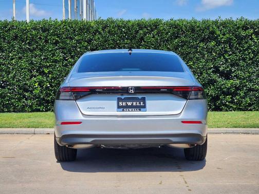 Solar Silver Metallic 2025 Honda Accord SE