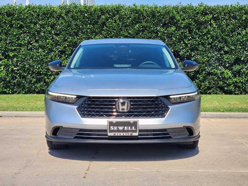 Solar Silver Metallic 2025 Honda Accord SE