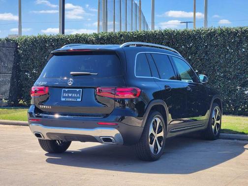 2026 Mercedes-Benz GLB 250 Base