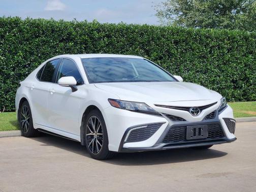 Ice 2023 Toyota Camry SE