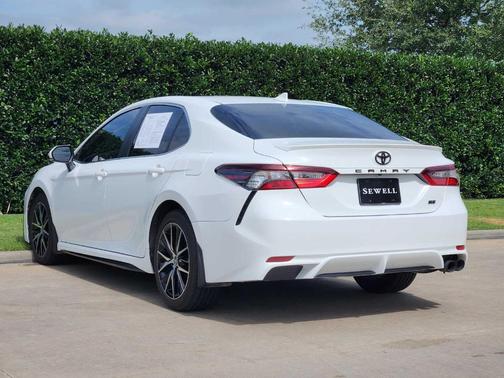 Ice 2023 Toyota Camry SE