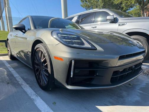 2025 Porsche Panamera 4