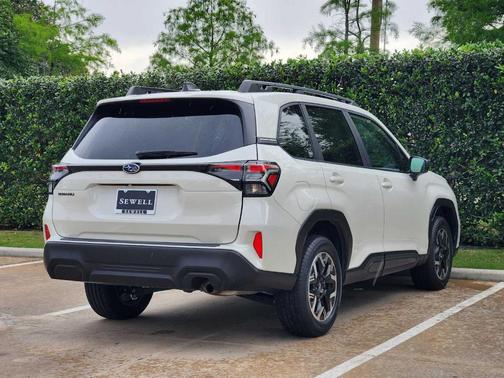 Crystal White Pearl 2025 Subaru Forester Premium