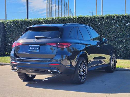 2025 Mercedes-Benz GLC 300 Base