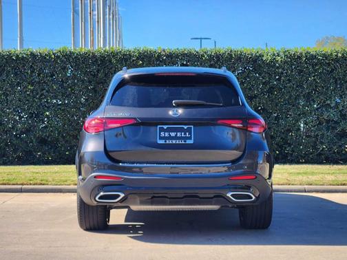 2025 Mercedes-Benz GLC 300 Base