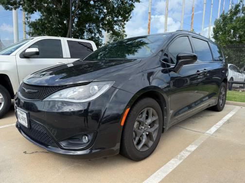 2020 Chrysler Pacifica Touring-L Plus