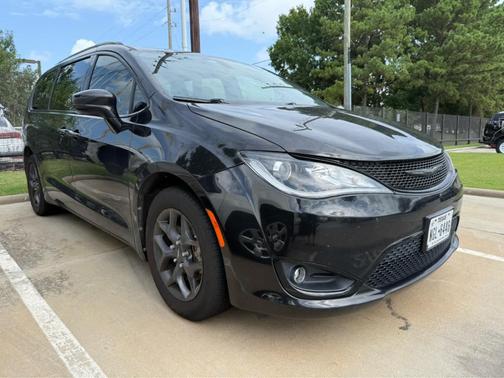 2020 Chrysler Pacifica Touring-L Plus