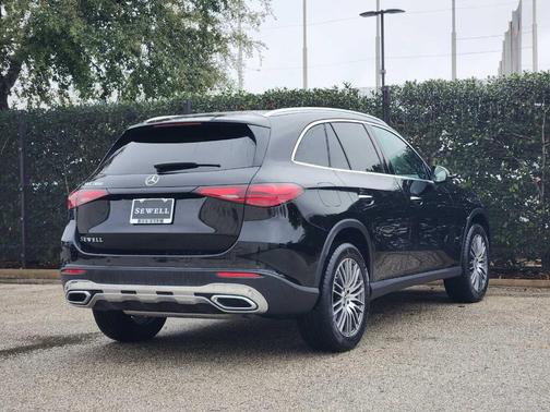 2026 Mercedes-Benz GLC 300 Base