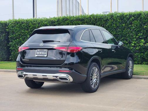 Black 2026 Mercedes-Benz GLC 300 Base