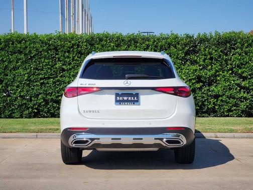 2025 Mercedes-Benz GLC 300 Base