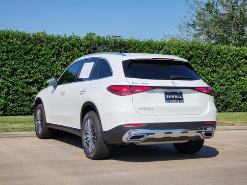 2025 Mercedes-Benz GLC 300 Base