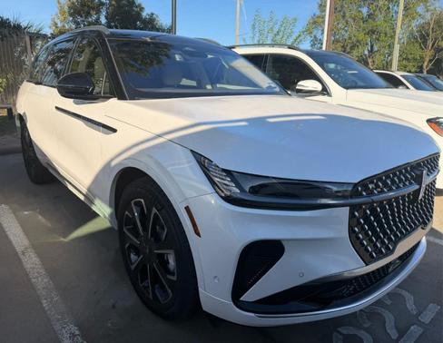 2024 Lincoln Nautilus Reserve