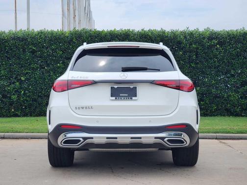 Polar White 2026 Mercedes-Benz GLC 300 Base