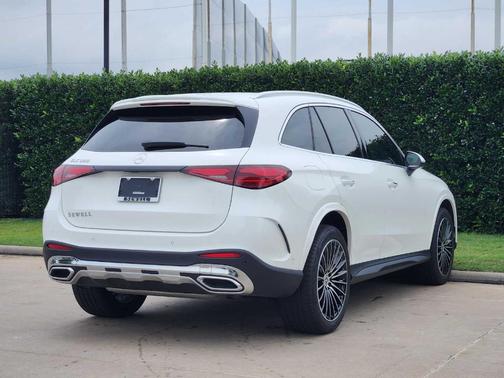 Polar White 2026 Mercedes-Benz GLC 300 Base