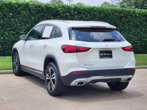 Polar White 2026 Mercedes-Benz GLA 250 Base