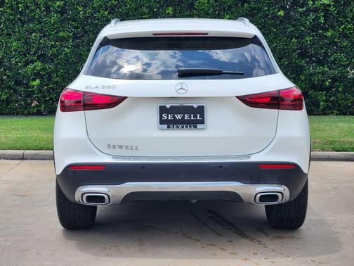 Polar White 2026 Mercedes-Benz GLA 250 Base