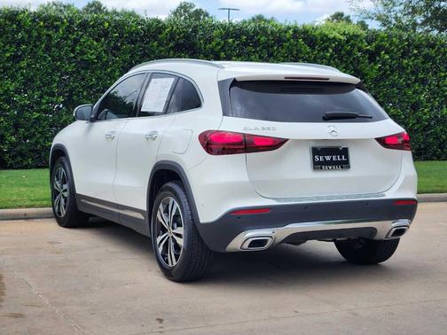 2025 Mercedes-Benz GLA 250 Base