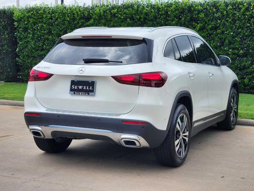2025 Mercedes-Benz GLA 250 Base