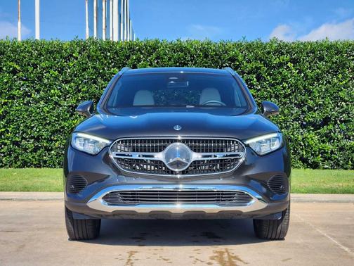 Graphite Gray Metallic 2026 Mercedes-Benz GLC 300 Base