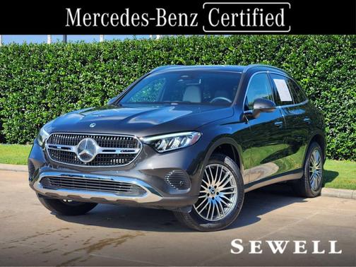 Graphite Gray Metallic 2026 Mercedes-Benz GLC 300 Base