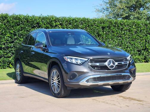 Graphite Gray Metallic 2026 Mercedes-Benz GLC 300 Base