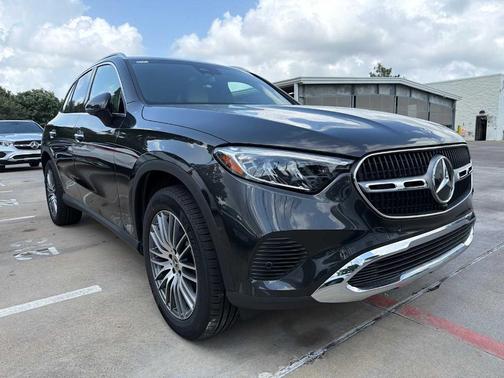 Graphite Gray Metallic 2026 Mercedes-Benz GLC 300 Base