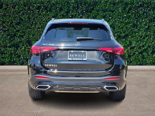 2025 Mercedes-Benz GLC 300 Base