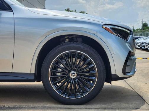 2025 Mercedes-Benz GLC 300 Base