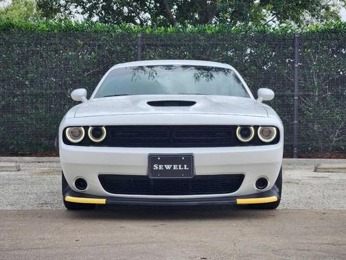 White Knuckle Clearcoat 2023 Dodge Challenger GT