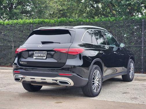 Black 2026 Mercedes-Benz GLC 300 Base