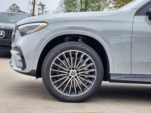 2025 Mercedes-Benz GLC 300 Base