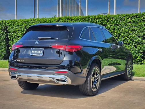 Black 2026 Mercedes-Benz GLC 300 Base