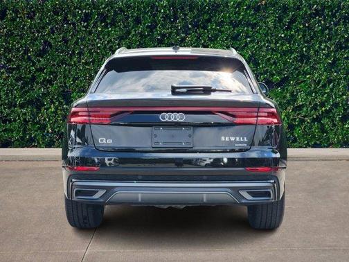 2023 Audi Q8 55 Premium Plus