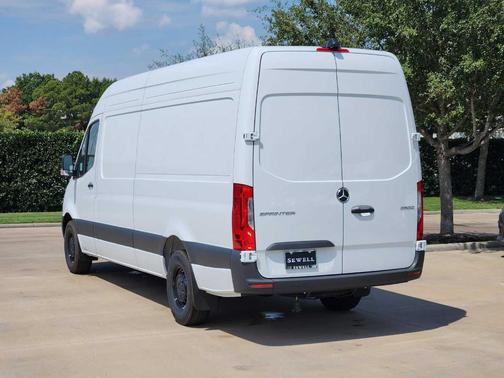 2025 Mercedes-Benz Sprinter 2500 
