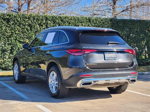 2026 Mercedes-Benz GLC 300 Base