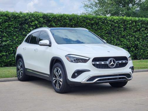Polar White 2026 Mercedes-Benz GLA 250 Base