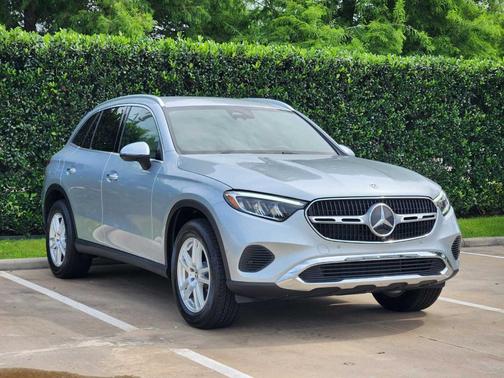Cirrus Silver Metallic 2026 Mercedes-Benz GLC 300 Base